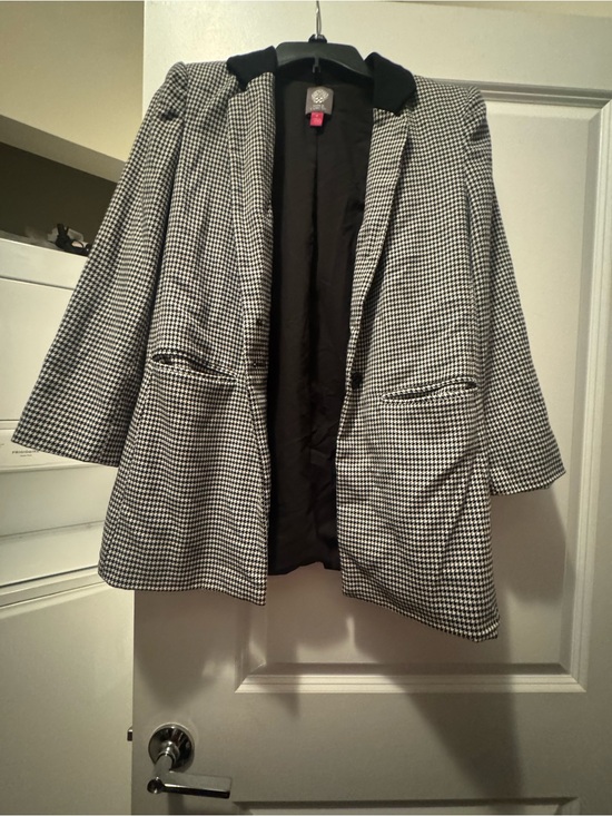 Vince Camuto Jackets & Blazers - Vince Camuto Black & White Houndstooth Blazer